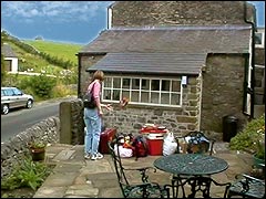 Leaving the Peak District holiday cottage at Litton to return home