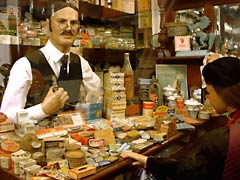 Museum of Shops, Eastbourne: Chemist's shop counter