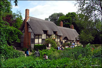 Anne Hathaway's Cottage in Shottery, Stratford upon Avon