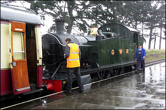 Engine shunting on the GWR at Cheltenham