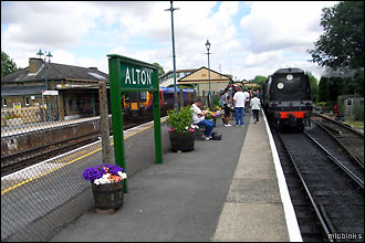 Alton station platforms