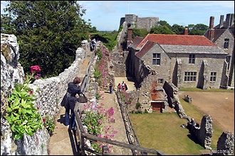 Isle of Wight: a walk around Carisbrooke Castle's wall