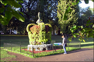 Royal crown in St. James's Park made out of hedge