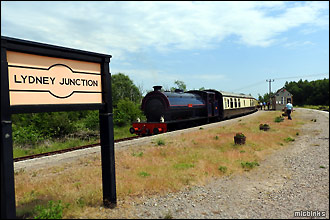 DFR: Train at Lydney Junction