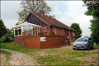 Outside view of Dorset holiday cottage in Winterborne Zelston