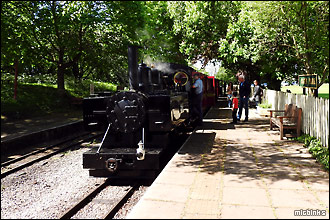 Leighton Buzzard Railway at Page's Park station