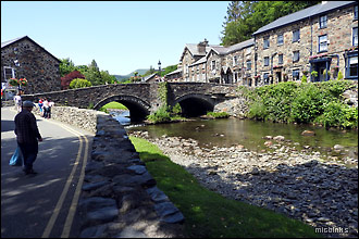 Beddgelert: classic view of the road bridge over the River Colwyn