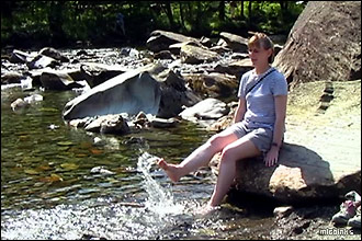 Aberglaslyn Pass: cooling off by the Afon Glaslyn
