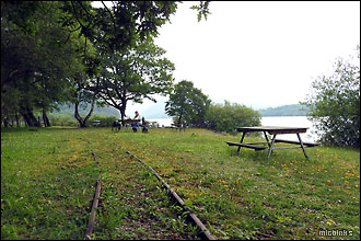 Llanberis: lakeside picnic area at Cei Llydan